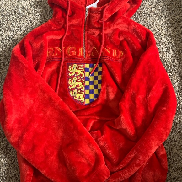 forever 21 really fluffy hoodie .. - Picture 1 of 3